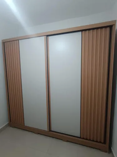 Guarda Roupa Porta de Correr Novo