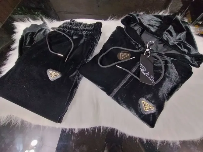 Conjunto Prada unissex aveludado G novo