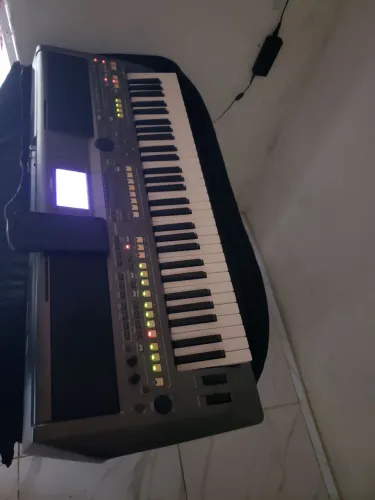 Vendo teclado yamaha psr s670