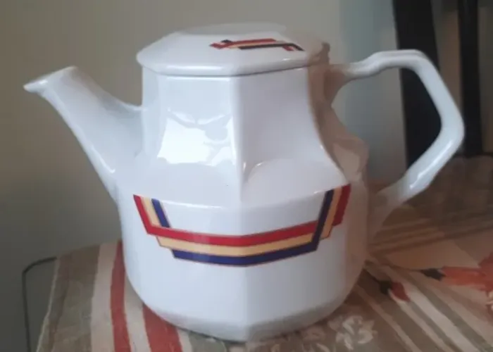 Bule antigo em porcelana Schimidt louça antiga