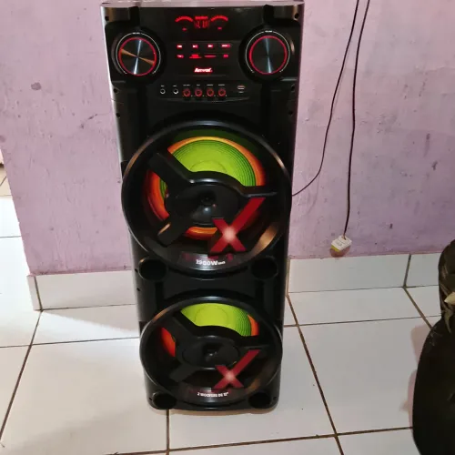 Vende se som amvox 1900w rms