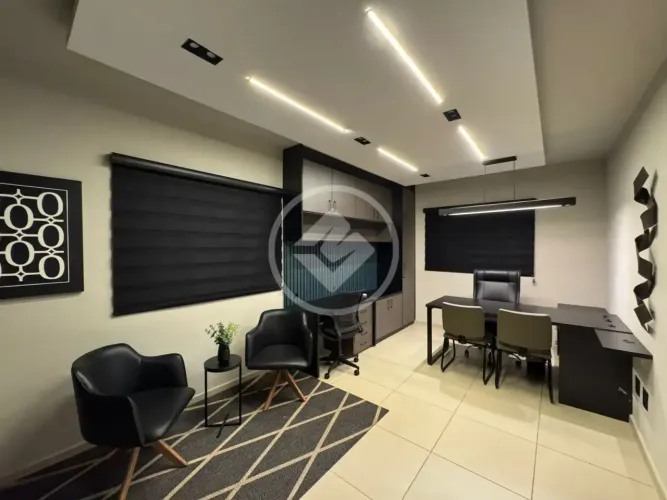 Excelente Sala Comercial Mobiliada, Pronta para Uso, em Localização Estratégica À Venda c