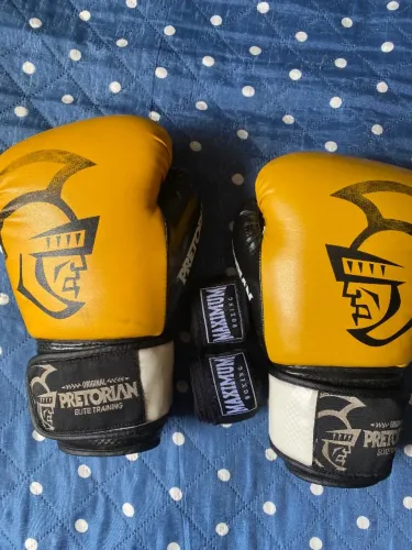 LUVA DE BOXE OU MUAY THAI 14OZ + BANDAGEM 5m