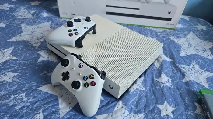 Xbox One S 1TB