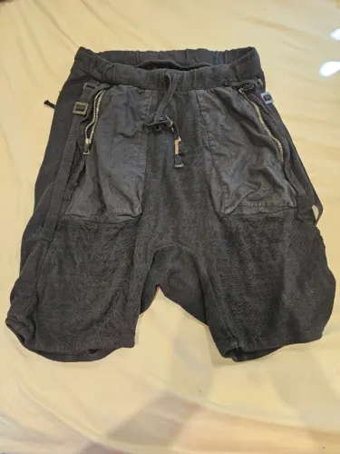 Bermuda marca de grife Boris Bidjan Saberi