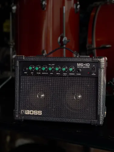 Amplificador Para Guitarra Boss MG-10 (Raridade)