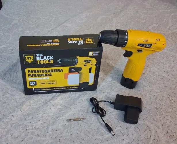 Parafusadeira e Furadeira The Black Tools TB12A 3/8 a Frequência 60Hz garantia de fábrica 