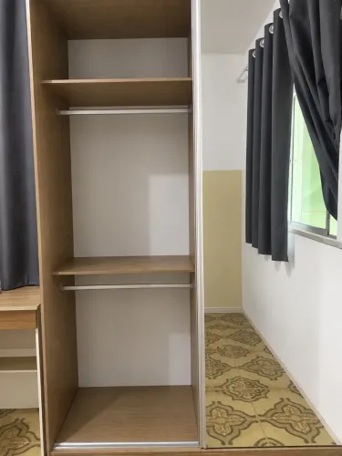 Guarda-Roupa Solteiro com Porta de Correr e Espelho