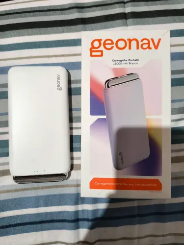 Power Bank Geonav 12.000mAh PB12KWT Branco 3 Saídas USB