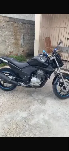 Vendo Cb300. Mais informações manda mensagem 75 9 *)