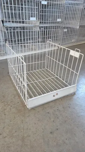 Cestos de metal telado