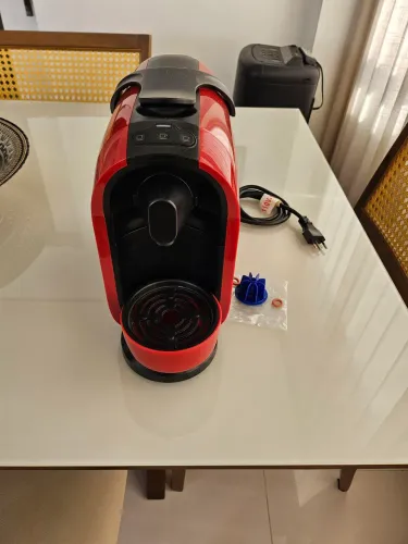 Cafeteira vermelha novinha