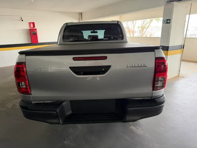 Toyota Hilux CD 4X4 2.8 Diesel Mec. 2023
