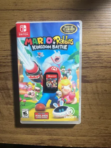 2 Jogos Nintendo Switch: Mário Kart 8 Deluxe e Mário Rabbits