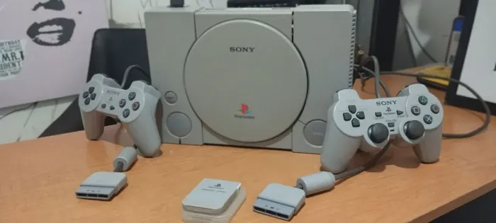Playstation 1 (PS1) FAT - Desbloqueado - (Para Colecionar)