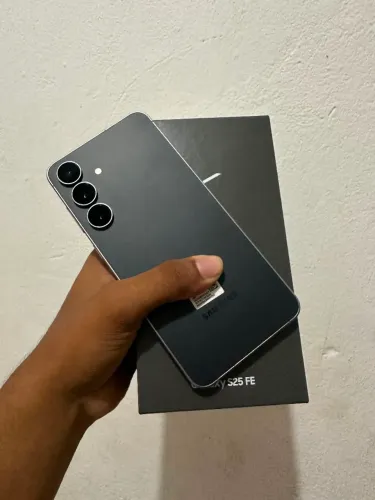 S25 FE-128GB-8RAM Acompanha carregador+capinha+caixa apenas 25 dias de uso