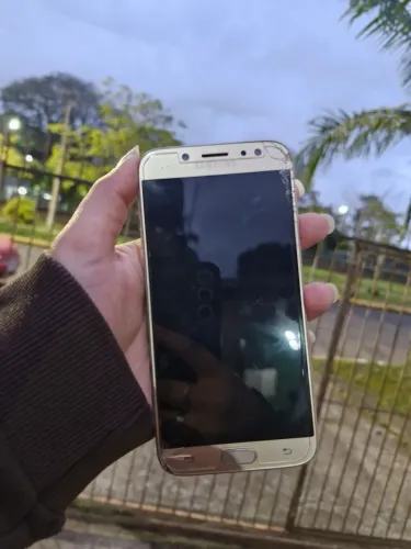 Samsung Galaxy J7 Pro 32GB ? Para Peças / Conserto