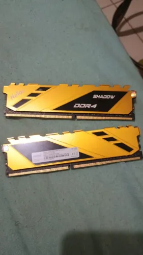 Memória RAM Netac Shadow 8GB DDR4 3200MHz C16 Yellow (Para Desktop)