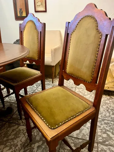 Mesa de jantar colonial em madeira maciça com 6 cadeiras