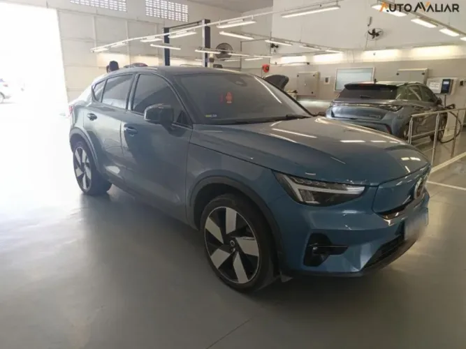 Volvo C40 Recharge Pure Eletric (elétrico) 2022