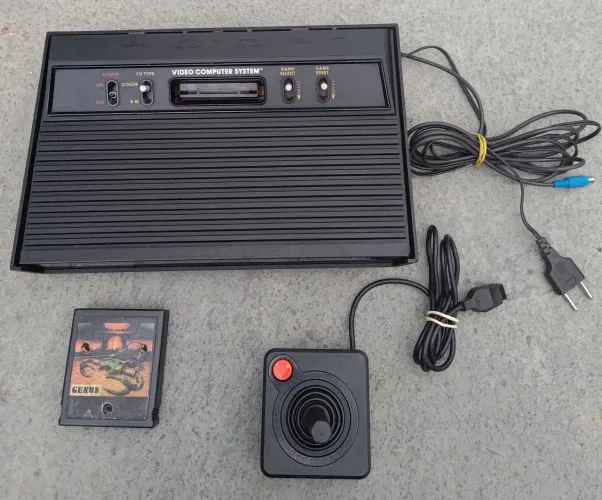Atari 2600 vídeo game Polivox lacrado com 05 jogos