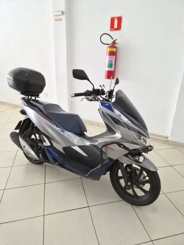 Honda Pcx 150 sport c/acessórios
