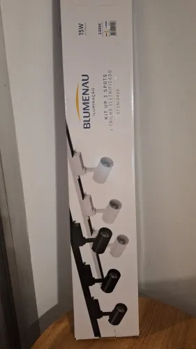 Kit 1 trilho branco com 3 spots lâmpadas branco quente na caixa
