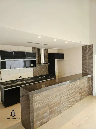 Casa- 3 quartos, 2 suítes, 280m²- PARQUE DAS FLORES
