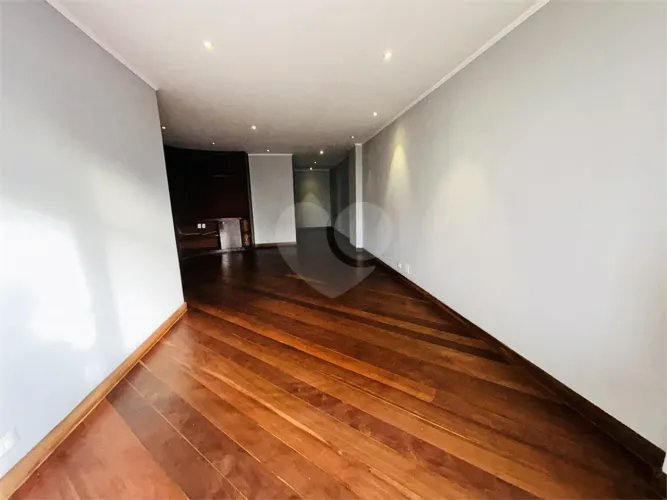 Excelente Apartamento na Rua Haddock Lobo