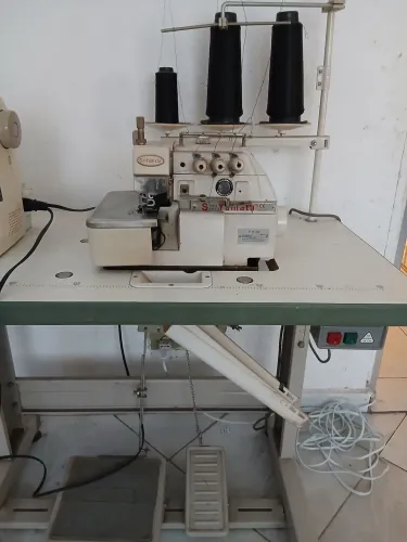Máquina costura Overloque