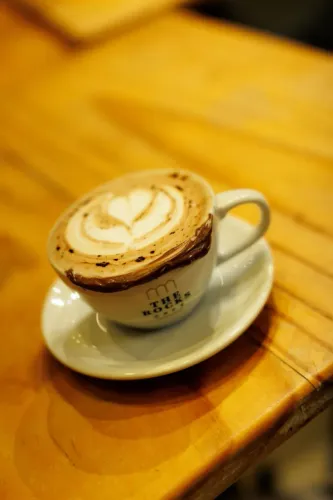 Vaga atendente / barista The Rocks Café