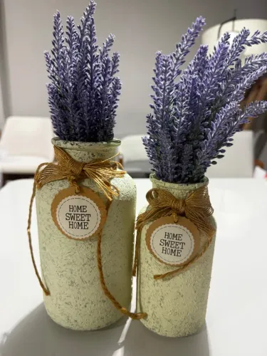 PAR DE VASOS COM FLORES ARTIFICIAIS
