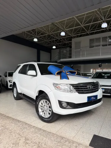 Toyota Hilux SW4 SR 4X2 2.7/2.7 Flex 16V Mec. 2014