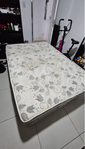 Box cama e colchão usado retirada na Trabulsi