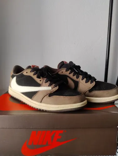 Nike Air Jordan 1 Travis scott