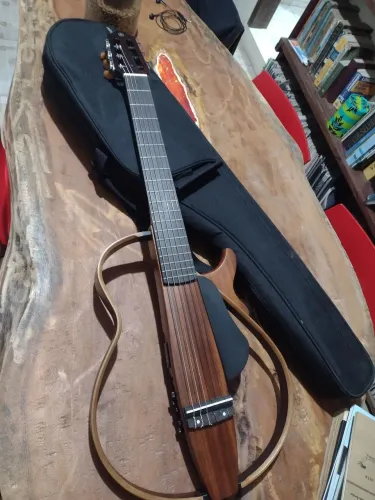 Yamaha Silent SLG 200NT_NOVO