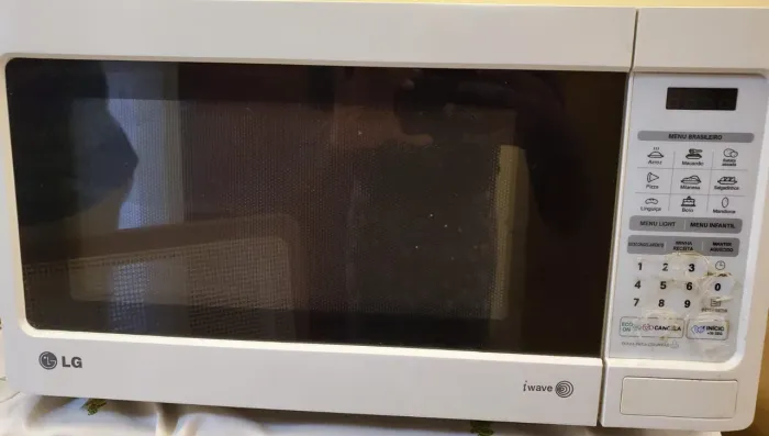 Microondas LG - 127V - Funcionando em perfeito estado