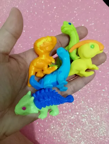 Lote kinder ovo Jurassic park dinossauros 