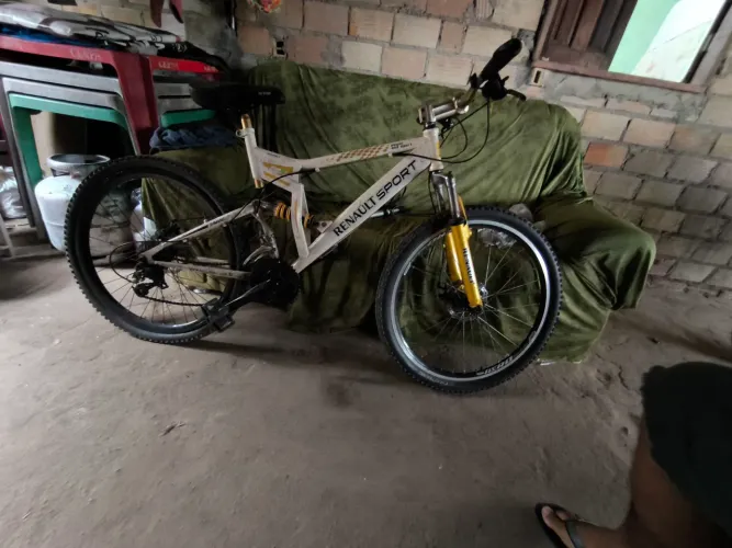 Bike Renault em perfeito estado catraca nova, selim novo, engraxada mais uma aro Extra