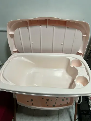 ? BANHEIRA PARA BEBÊ COM SUPORTE E TROCADOR