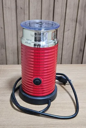 Nespresso Aeroccino - Espumador de Leite - 110V - Vermelho