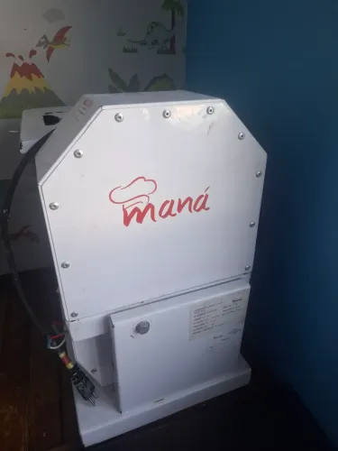 Vendo masseira 3 kilo seminova