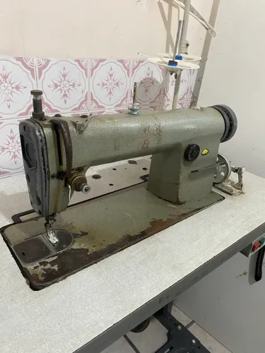Máquina de costura reta industrial 