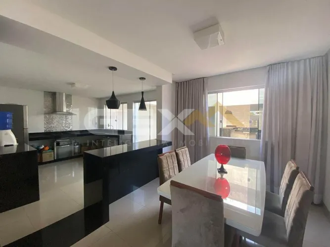 Casa com espaço gourmet no bairro Santa Marta
