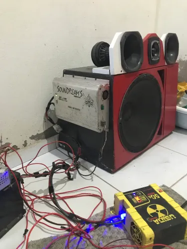 Vendo som automotivo