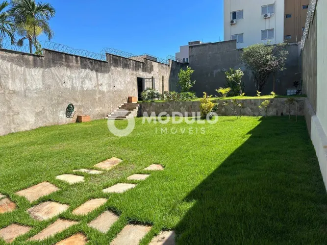 Terreno disponível para locação no bairro Daniel Fonseca