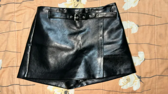 vendo short saia de couro renner