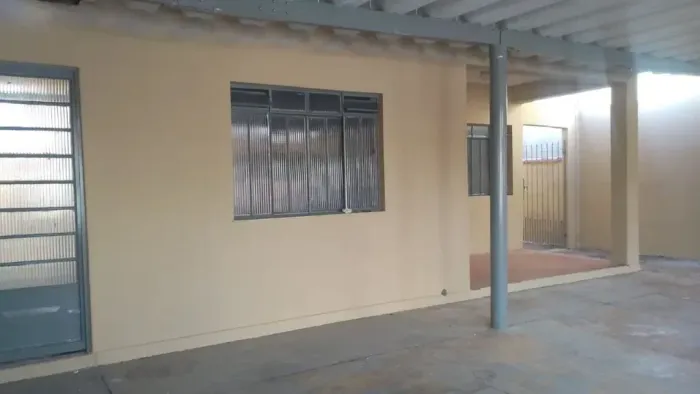 CASA TERRENO INTEIRO JD DAS INDUSTRIAS-DENTRO DA FERRADURA