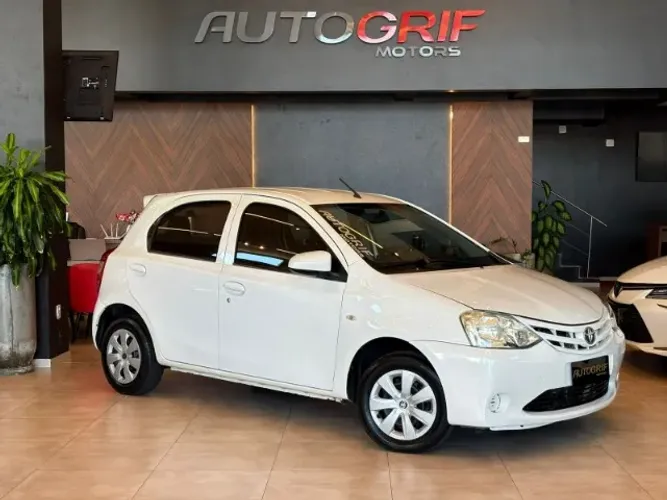 Toyota Etios X 1.3 Flex 16V 5P Mec. 2015