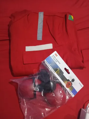 Vendo 2 Macacão EPI Petrobrás   $ 200